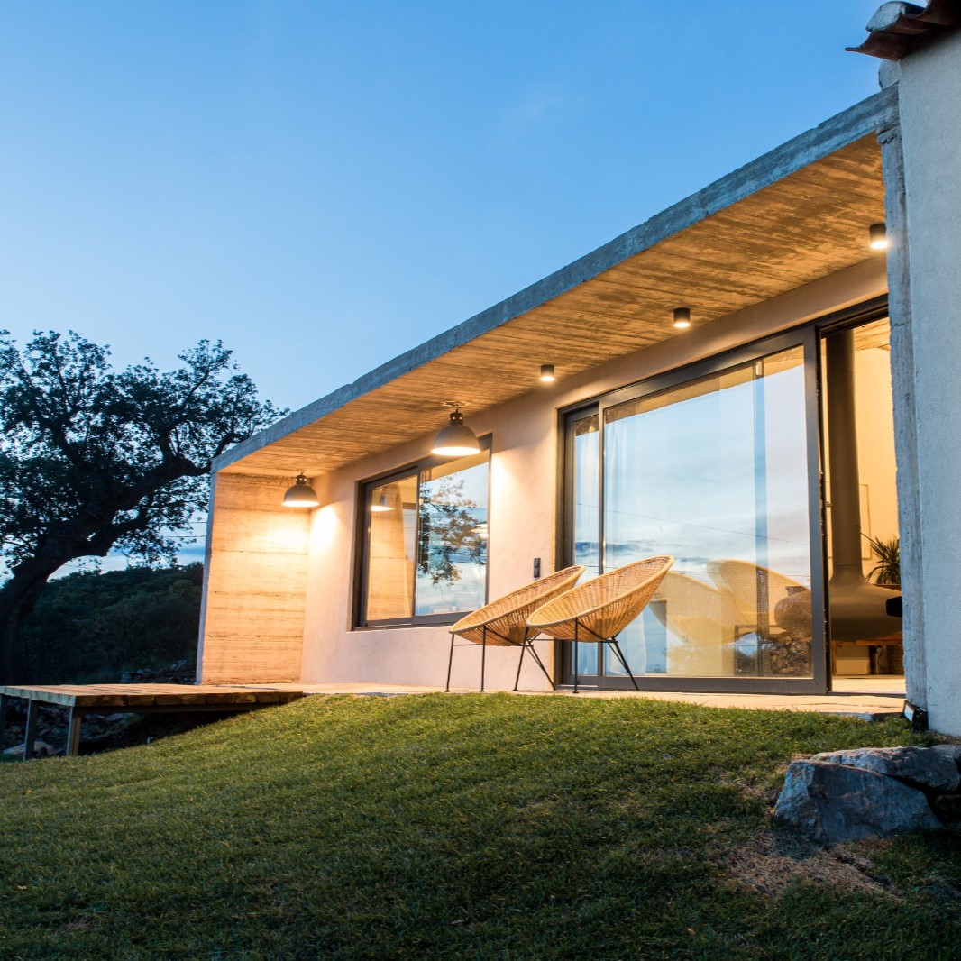 O novo refúgio minimalista no Alentejo onde o único barulho é o do vento